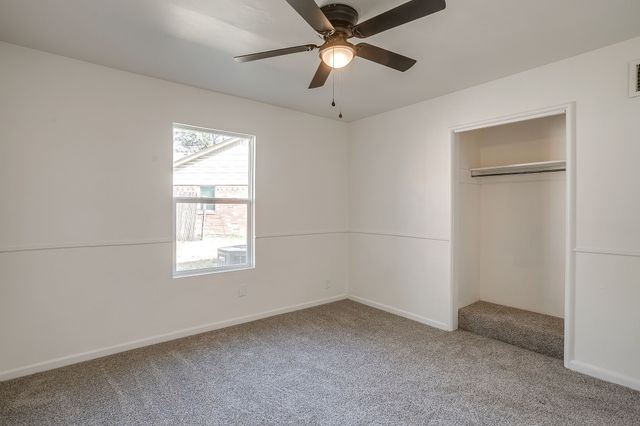 5320 Cahill Oval Street, River Oaks, TX 76114