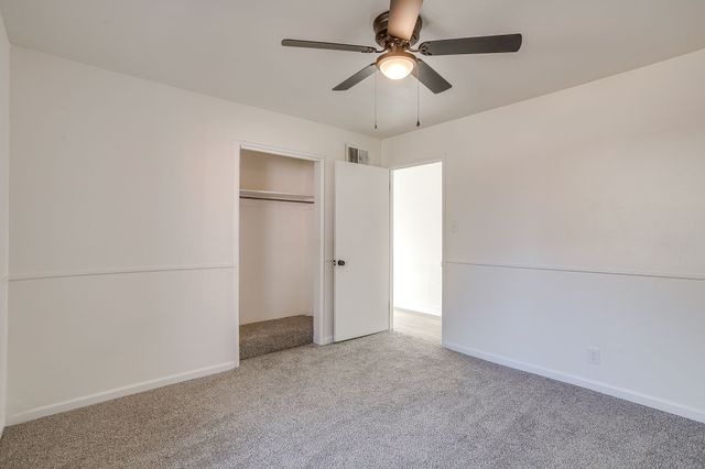 5320 Cahill Oval Street, River Oaks, TX 76114