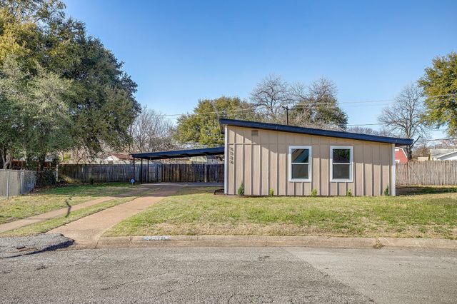 5320 Cahill Oval Street, River Oaks, TX 76114