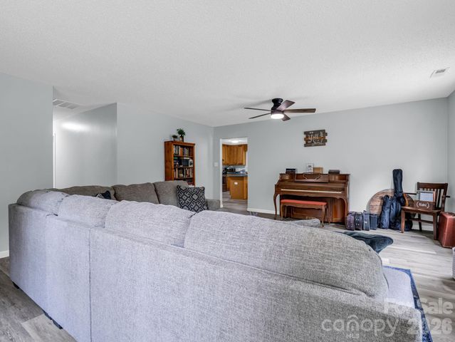 18 Buckle Ridge, Weaverville, NC 28787