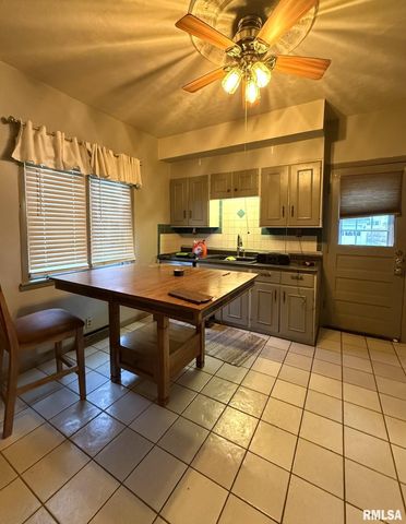 796 Peck Street, Galesburg, IL 61401