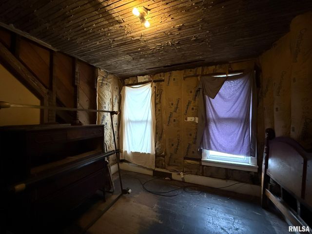 796 Peck Street, Galesburg, IL 61401