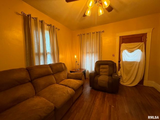 796 Peck Street, Galesburg, IL 61401