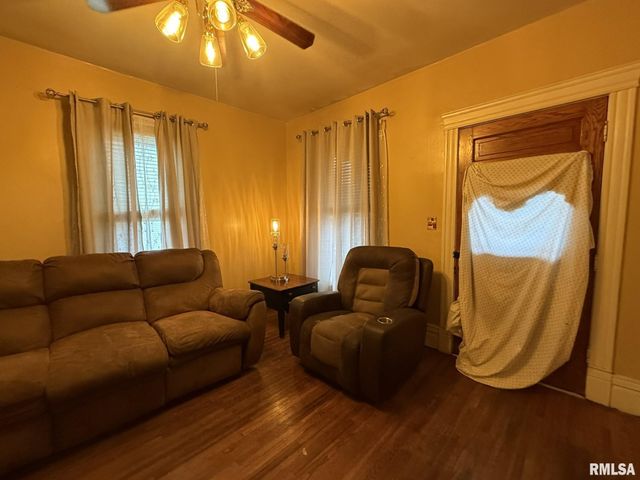 796 Peck Street, Galesburg, IL 61401