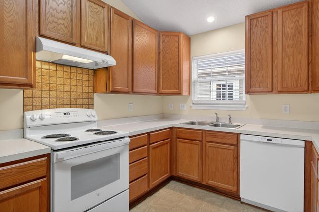 128 Savannah River Drive, Summerville, SC 29485