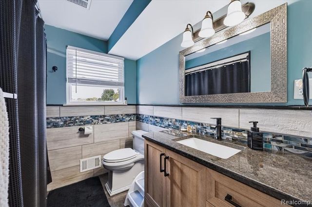 31215 Nelson Drive, Warren, MI 48088