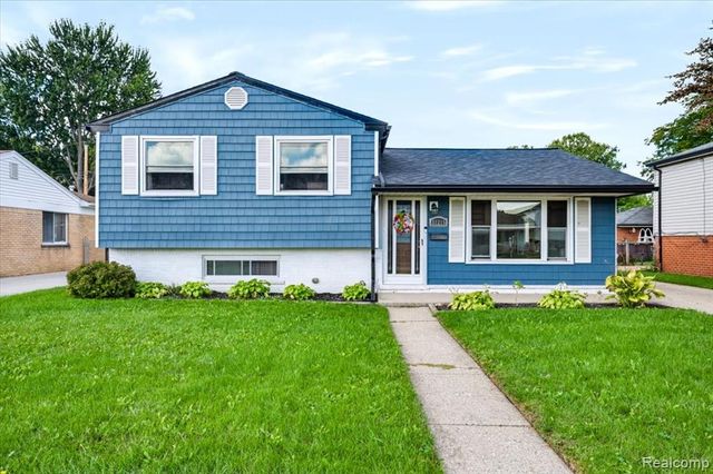 31215 Nelson Drive, Warren, MI 48088