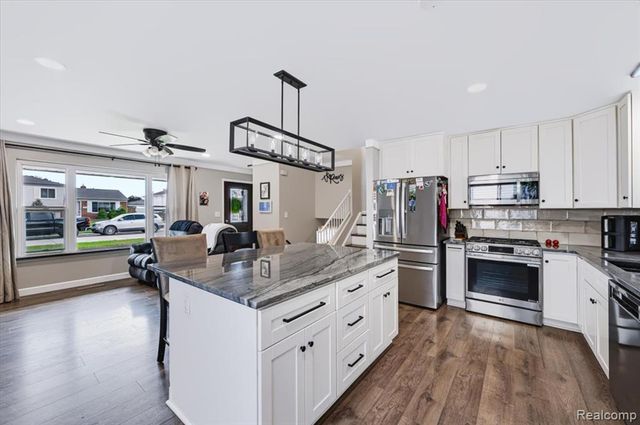 31215 Nelson Drive, Warren, MI 48088