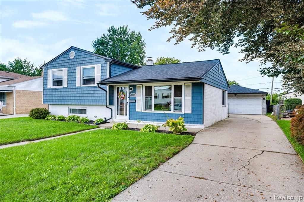 31215 Nelson Drive, Warren, MI 48088