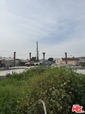 10965 S Hoover Street, Los Angeles, CA 90044