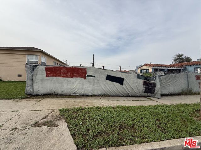 10965 S Hoover Street, Los Angeles, CA 90044