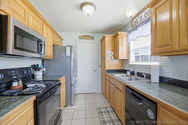 6403 W 4915, Pryor, OK 74361