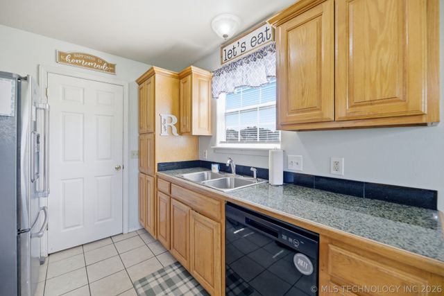 6403 W 4915, Pryor, OK 74361