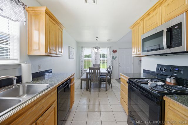 6403 W 4915, Pryor, OK 74361