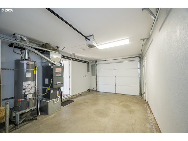 4617 Se WINDSOR Ct, Portland, OR 97206