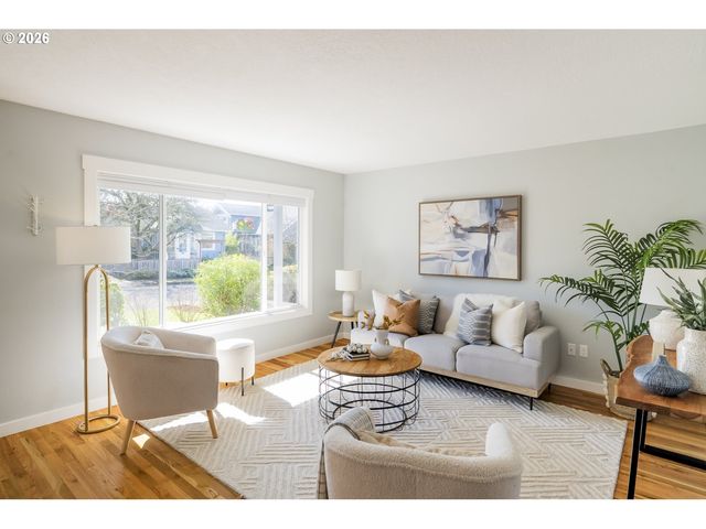 4617 Se WINDSOR Ct, Portland, OR 97206