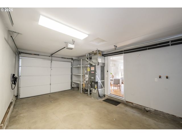 4617 Se WINDSOR Ct, Portland, OR 97206