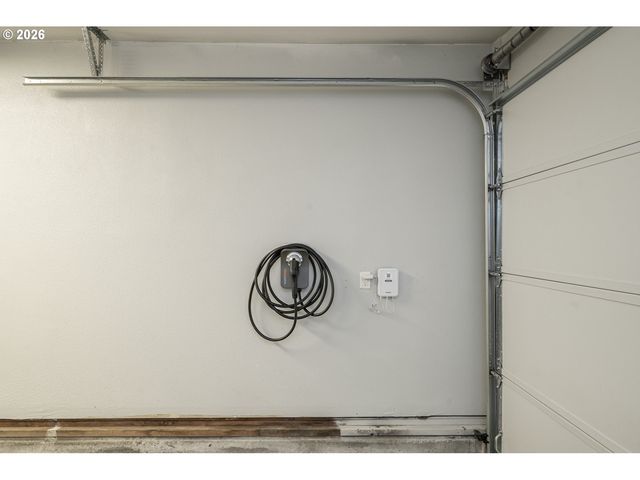 4617 Se WINDSOR Ct, Portland, OR 97206