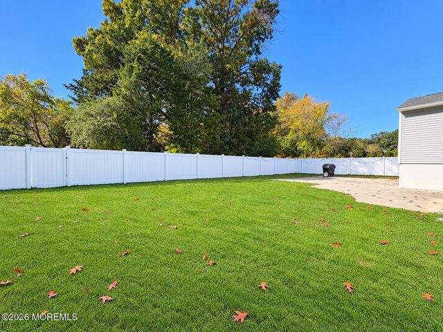 2 Hearth Court, Howell, NJ 07731