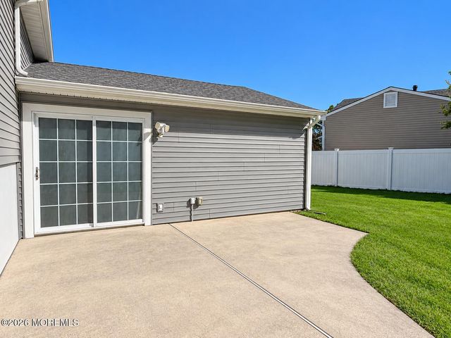 2 Hearth Court, Howell, NJ 07731