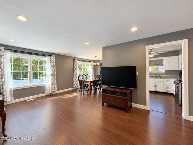 2 Hearth Court, Howell, NJ 07731
