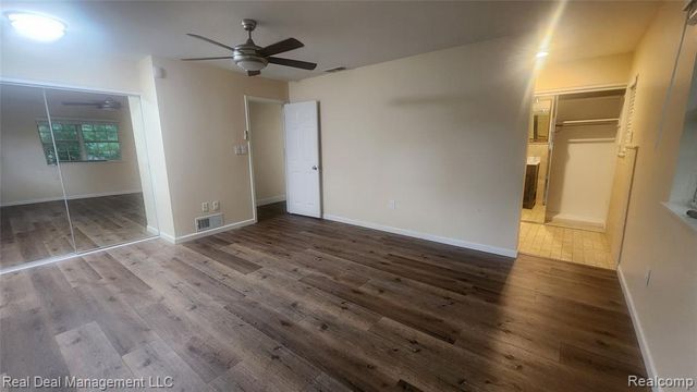 1864 Lone Pine Road, Bloomfield Hills, MI 48302
