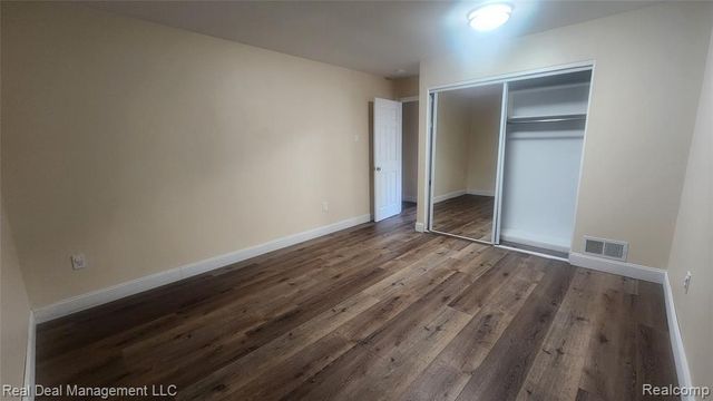 1864 Lone Pine Road, Bloomfield Hills, MI 48302