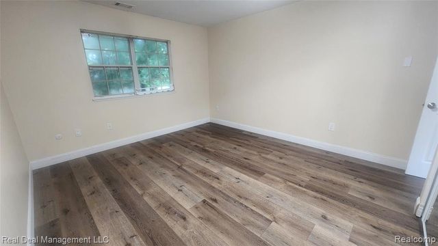 1864 Lone Pine Road, Bloomfield Hills, MI 48302