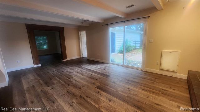 1864 Lone Pine Road, Bloomfield Hills, MI 48302