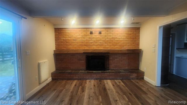 1864 Lone Pine Road, Bloomfield Hills, MI 48302
