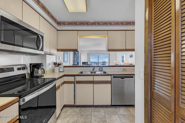 1001 Pelican Court, Kure Beach, NC 28449