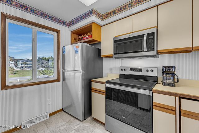 1001 Pelican Court, Kure Beach, NC 28449