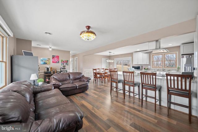 436 CASTLETON VIEW RD, Castleton, VA 22716