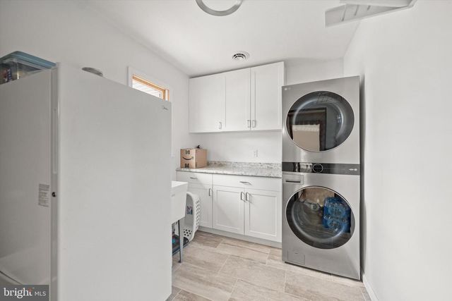 436 CASTLETON VIEW RD, Castleton, VA 22716