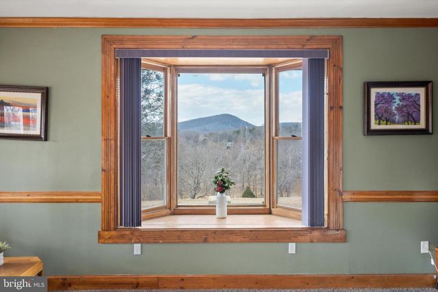 436 CASTLETON VIEW RD, Castleton, VA 22716