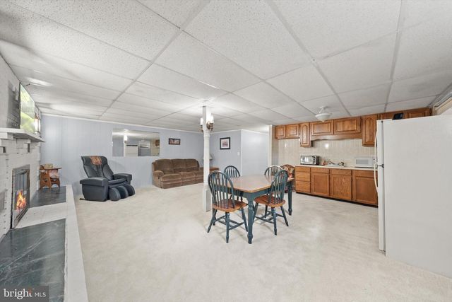 436 CASTLETON VIEW RD, Castleton, VA 22716