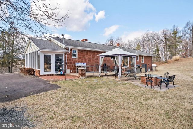 436 CASTLETON VIEW RD, Castleton, VA 22716