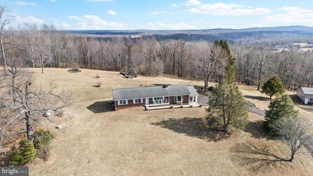 436 CASTLETON VIEW RD, Castleton, VA 22716