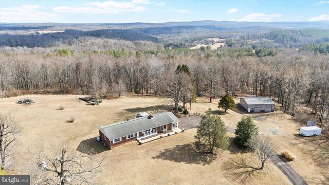 436 CASTLETON VIEW RD, Castleton, VA 22716