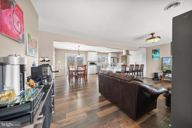 436 CASTLETON VIEW RD, Castleton, VA 22716