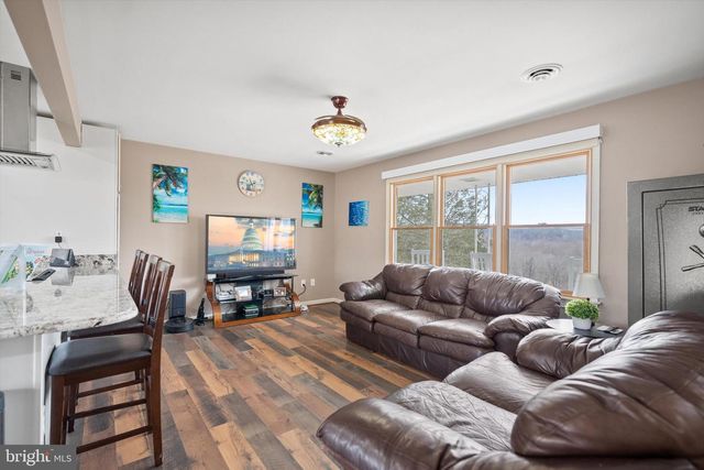 436 CASTLETON VIEW RD, Castleton, VA 22716