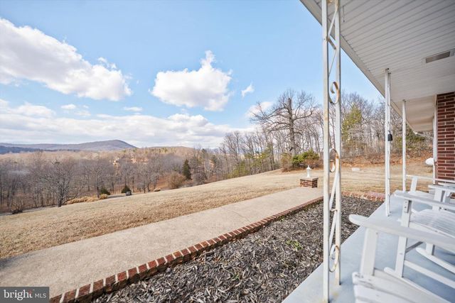 436 CASTLETON VIEW RD, Castleton, VA 22716