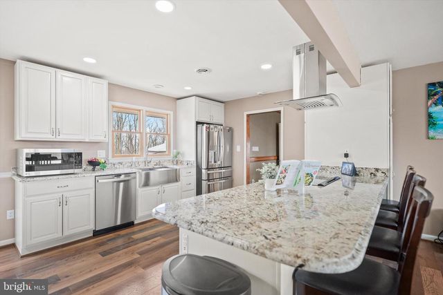 436 CASTLETON VIEW RD, Castleton, VA 22716