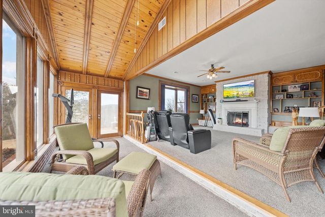 436 CASTLETON VIEW RD, Castleton, VA 22716