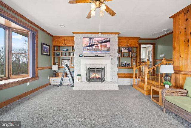 436 CASTLETON VIEW RD, Castleton, VA 22716