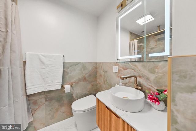 436 CASTLETON VIEW RD, Castleton, VA 22716