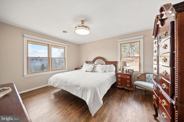 436 CASTLETON VIEW RD, Castleton, VA 22716