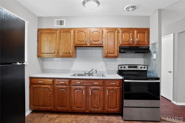 262 Coburg Drive, St Louis, MO 63137
