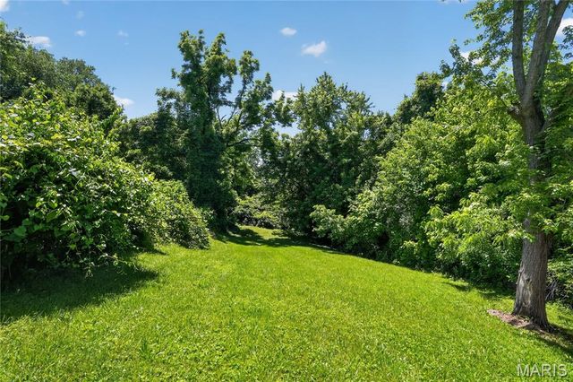 262 Coburg Drive, St Louis, MO 63137