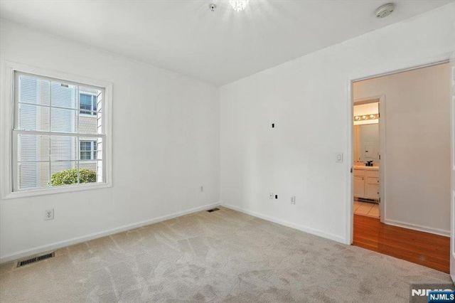 252 The Promenade 9-252, Edgewater, NJ 07020